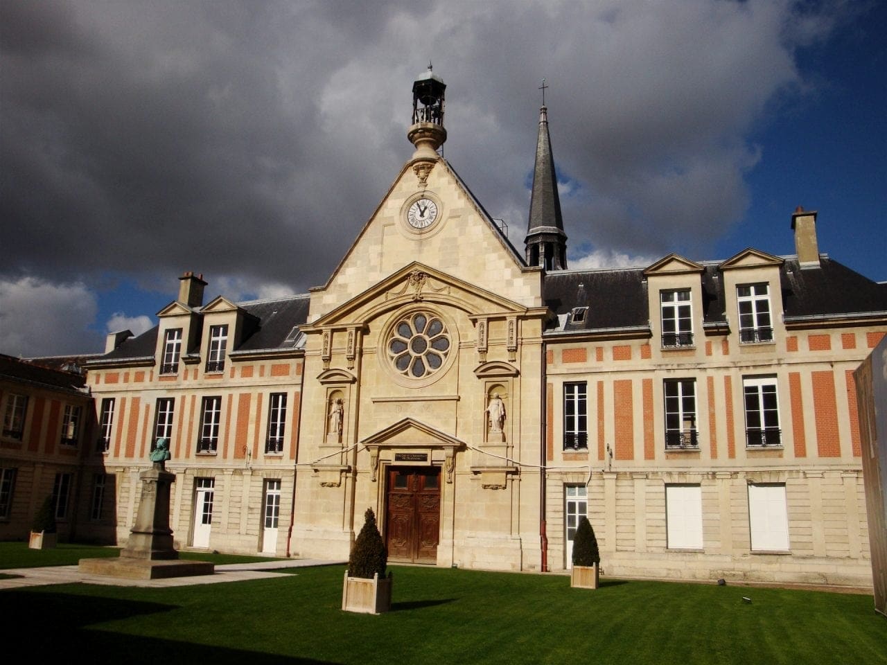 Laennec - Aportul industriei luxului la cladirea sau restaurarea patrimoniului arhitectural