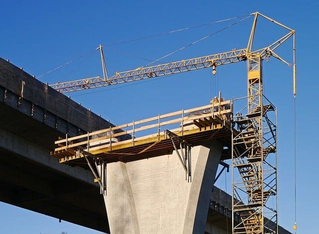 constructii 1 - Construcțiile inginerești, pe plus în primele șapte luni