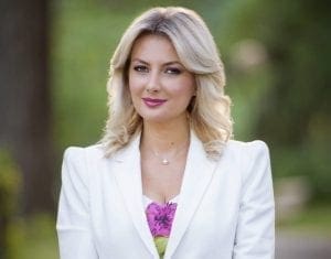 image1 e1539337638470 300x235 - andreea comsa