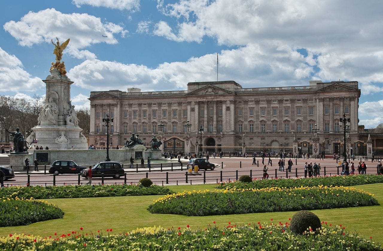 1 1 - Secretele Palatelor | Buckingham Palace – Un palat cu aer de poveste