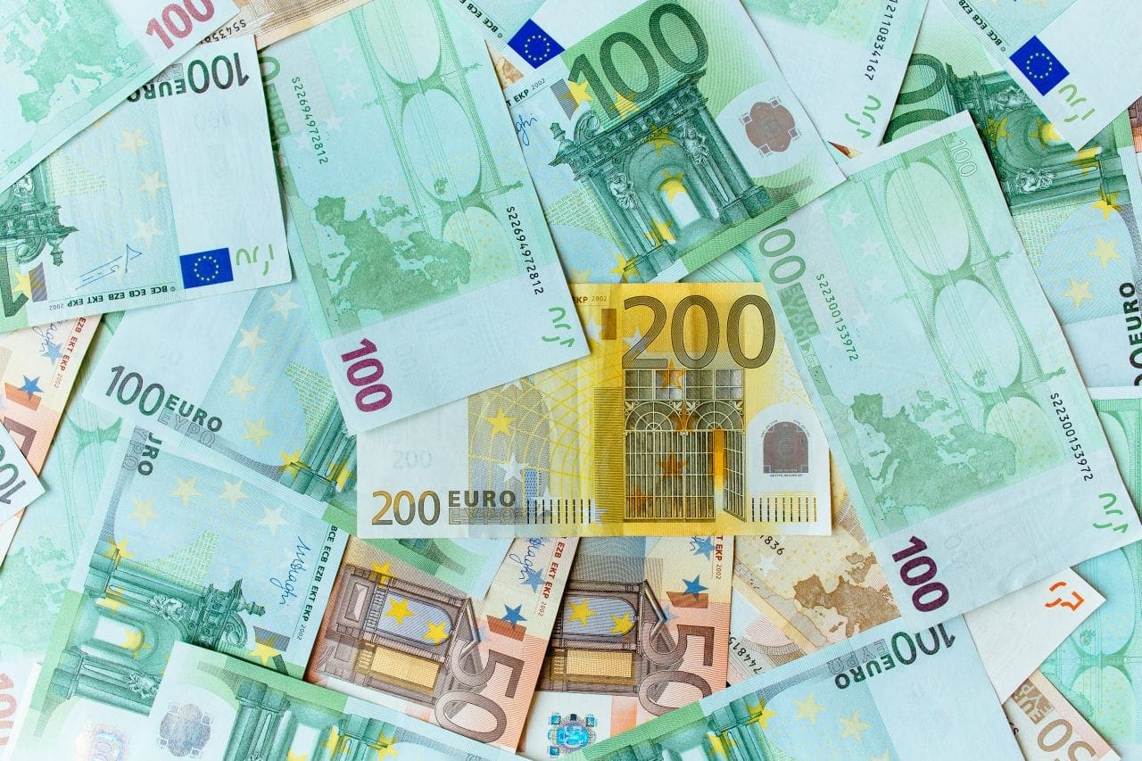 6557 - Agenție: Piața tranzacțiilor din imobiliare depășește pragul de 1 miliard de euro în 2019