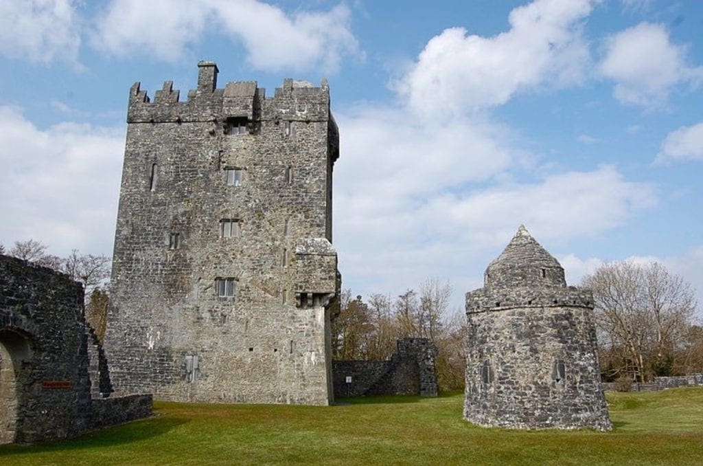 Aughnanaure Castle 2 copy 1024x678 - Castelele din Irlanda şi fascinanta lor istorie