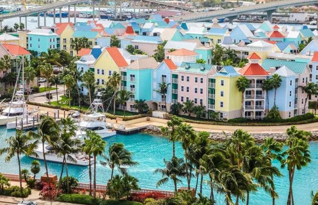 Bahamas 1024x661 - Țări în care cumpărarea unei case îți aduce un nou pașaport
