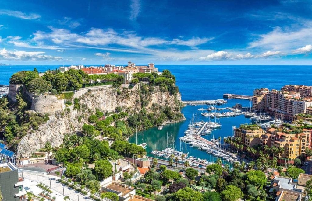 Monaco 1024x661 - Țări în care cumpărarea unei case îți aduce un nou pașaport