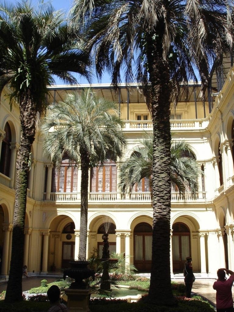 Patio de las Palmeras Casa Rosada 768x1024 - Casa Rosada, reședința prezidențială pe care Eva Perón a făcut-o faimoasă