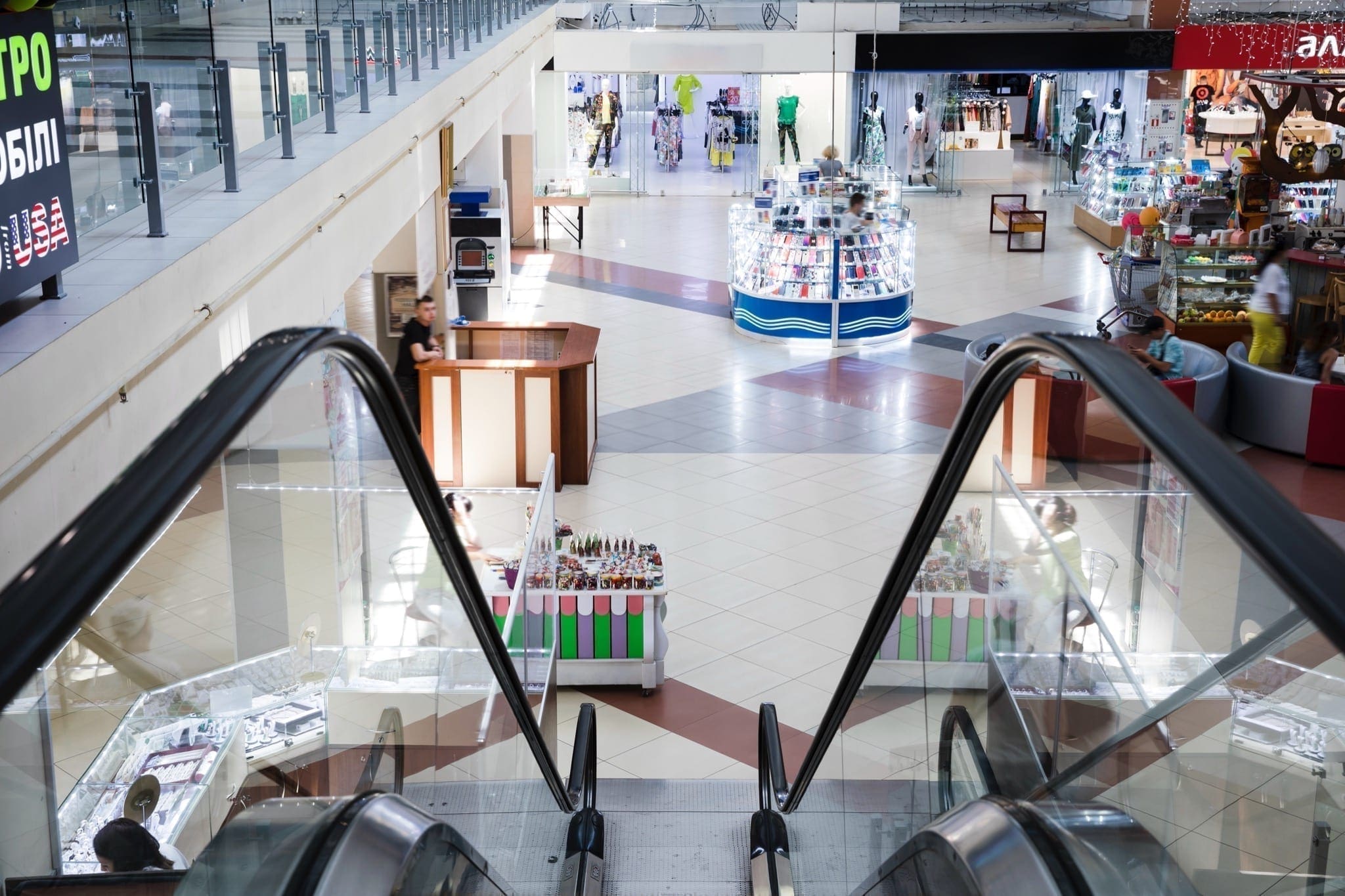 shopping2 - Investițiile în centre comerciale continuă cu accent pe digitalizare