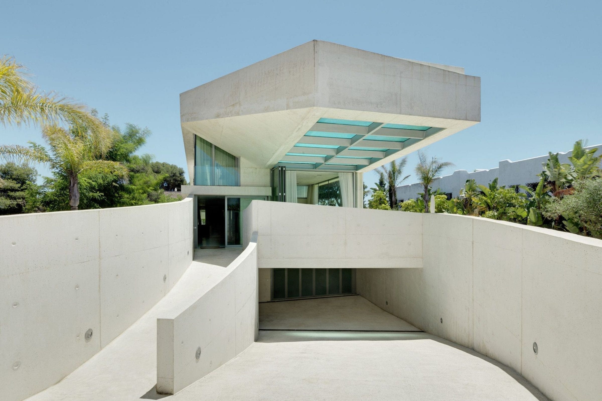 Jellyfish House pool on roof 3 - Sursă de inspirație: Case cu design ultra-original