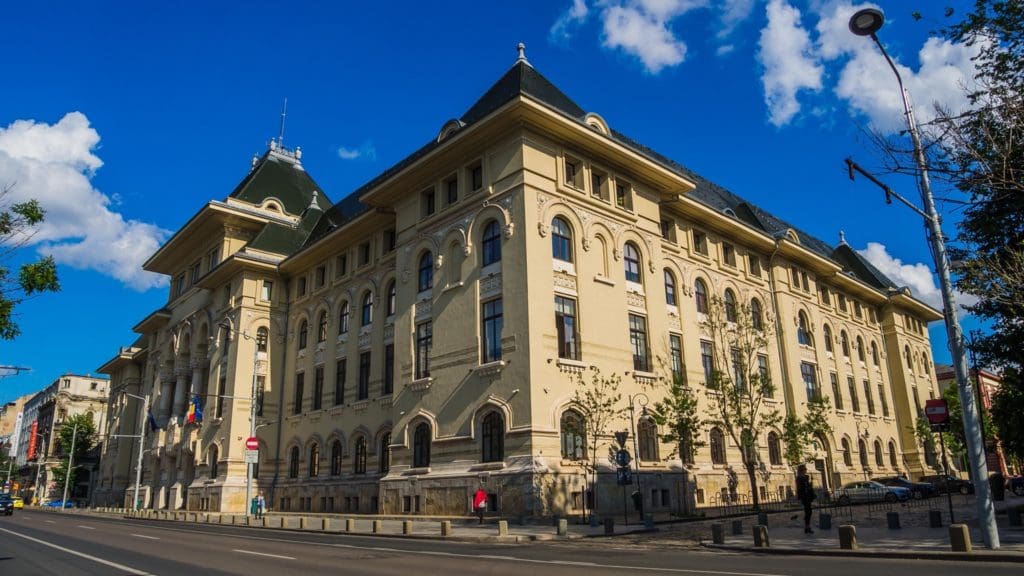 Bucuresti 1024x576 - Palatul Primăriei Municipiului Bucureşti – clădirea cu o istorie întinsă pe mai bine de un secol