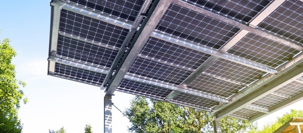RWE Enformer Solardach Autobahn 1340x590 copy 1024x451 - Energia fotovoltaică, potențial de a genera economii anuale de 4 milioane de euro în 11 orașe din România