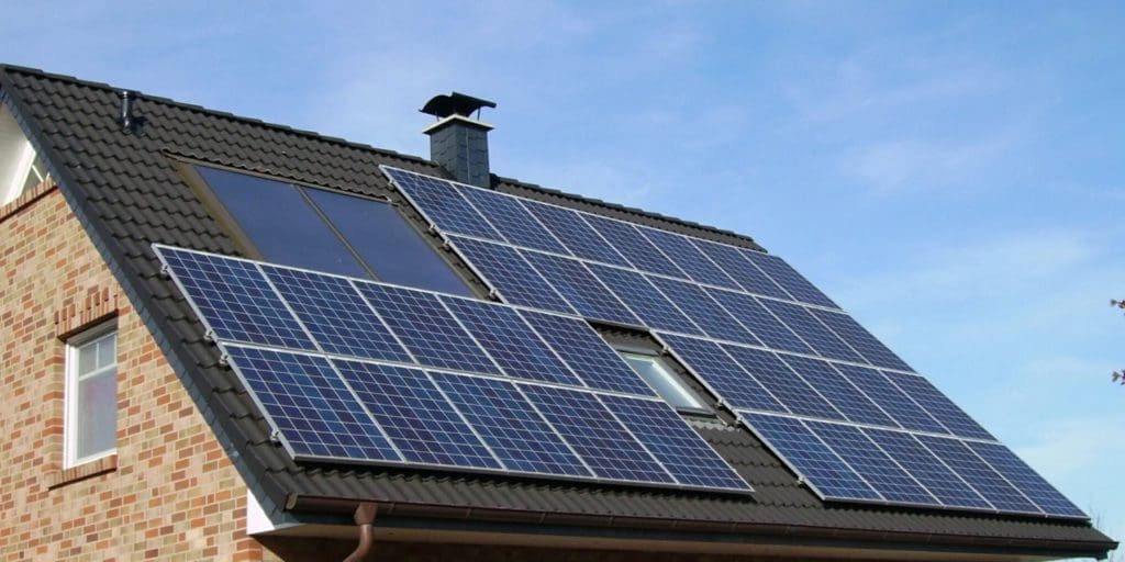 opbrengst zonnepanelen berekenen copy 1024x512 - Energia fotovoltaică, potențial de a genera economii anuale de 4 milioane de euro în 11 orașe din România