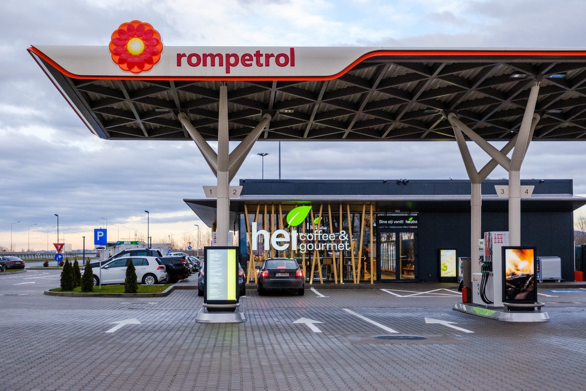 rompetrol - Rompetrol a deschis primele patru centre de servicii integrate de pe Autostrada A1