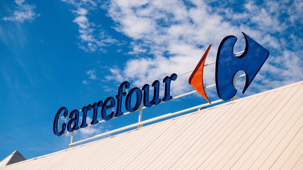 carrefour preia cora - 10 hipermarketuri și 8 magazine Cora Urban vor fi preluate de Carrefour România