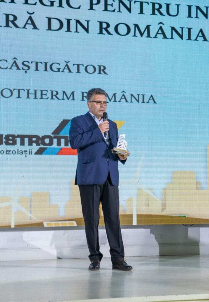 Iată marii câștigători ai Galei Premiilor Real Estate 2023 DSC02612 scaled e1699019150188 707x1024 - Iată marii câștigători ai Galei Premiilor Real Estate 2023