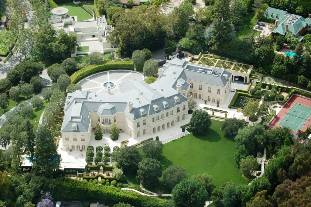 The Manor Holmby Hills Los Angeles in 2008 1024x681 - Cele mai scumpe proprietăți din lume vândute în 2023