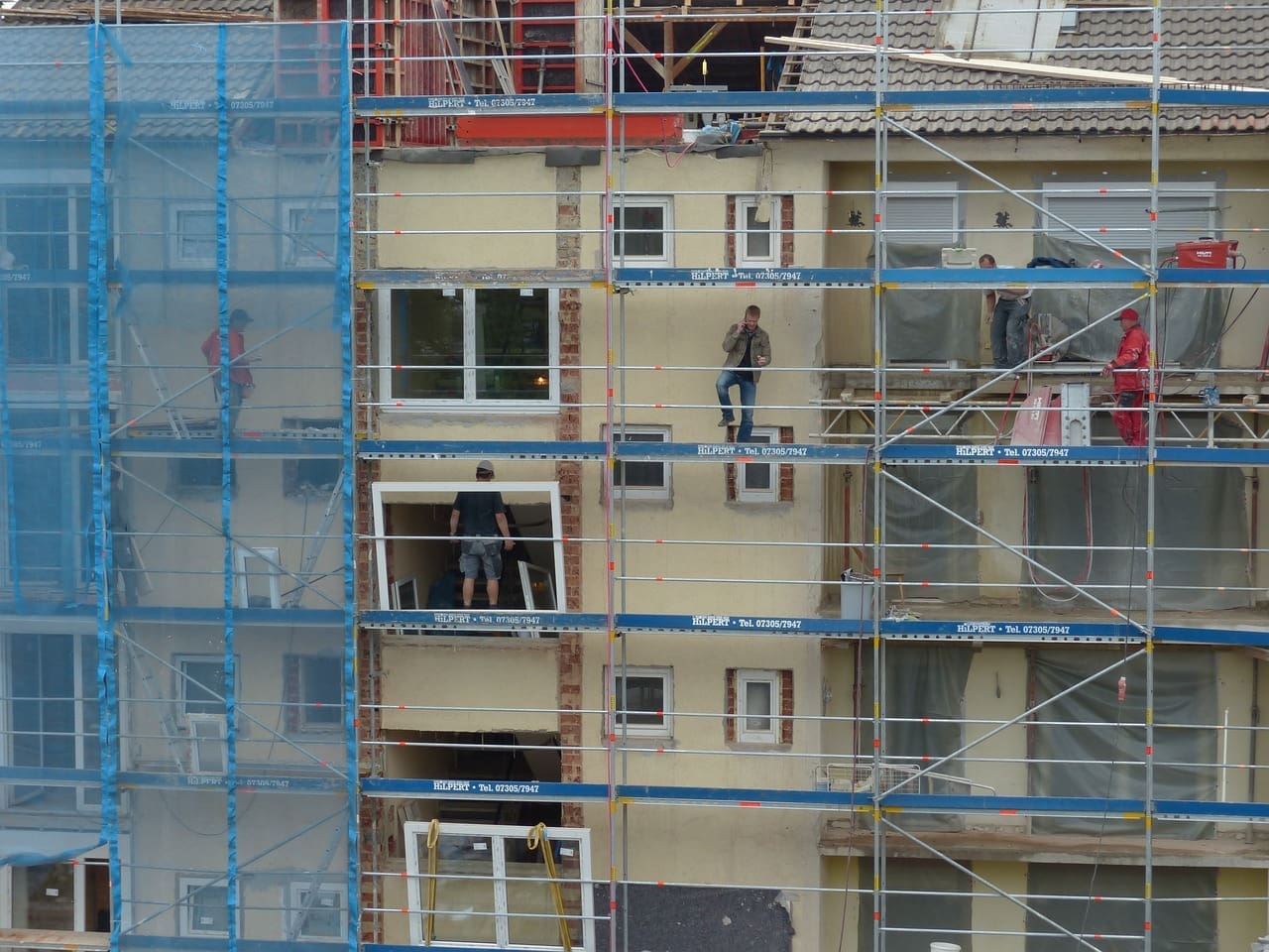 housebuilding 116285 1280 - Sondaj: 79% dintre români și-ar renova locuințele dacă ar fi subvenționați de autorități