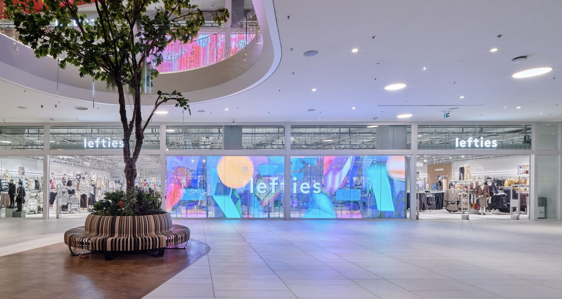 Lefties Digital Store - Iulius, în linie dreaptă cu finalizarea extinderii mall-ului din Suceava